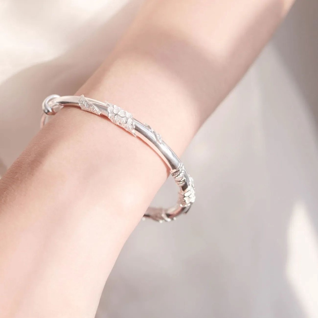 เครื่องประดับ กําไลข้อมือ โลหะผสม ลายดอกไม้ หรูหรา สไตล์โบราณ แฟชั่นสําหรับผู้หญิง