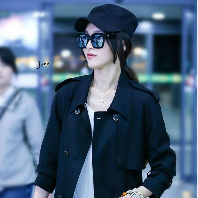 แว่นตากันแดด ทรงสี่เหลี่ยม รูปตัว V ลายตัวอักษร แฟชั่นสไตล์เกาหลี สําหรับผู้ชาย