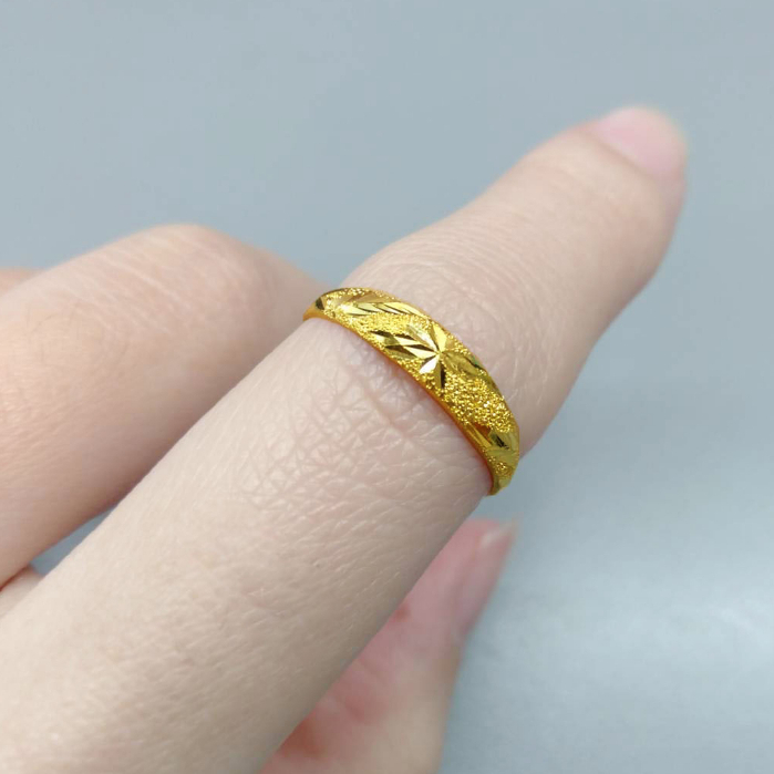 แหวนทอง 0.6 กรัม ลายหัวโปร่งจิกเพชร ทองคำแท้บริสุทธิ์ 96.5%