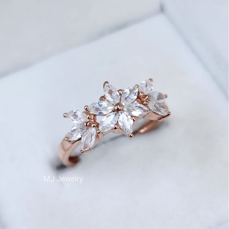 แหวนพลอยเพทายขาว พลอยแท้ทุกเม็ด เงินแท้ 925 จิวเวลรี่จันทบุรี