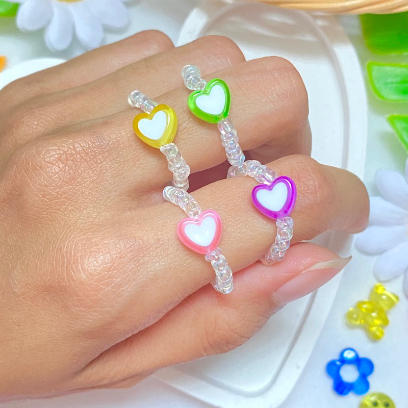 แหวนลูกปัดสีใสจี้หัวใจ