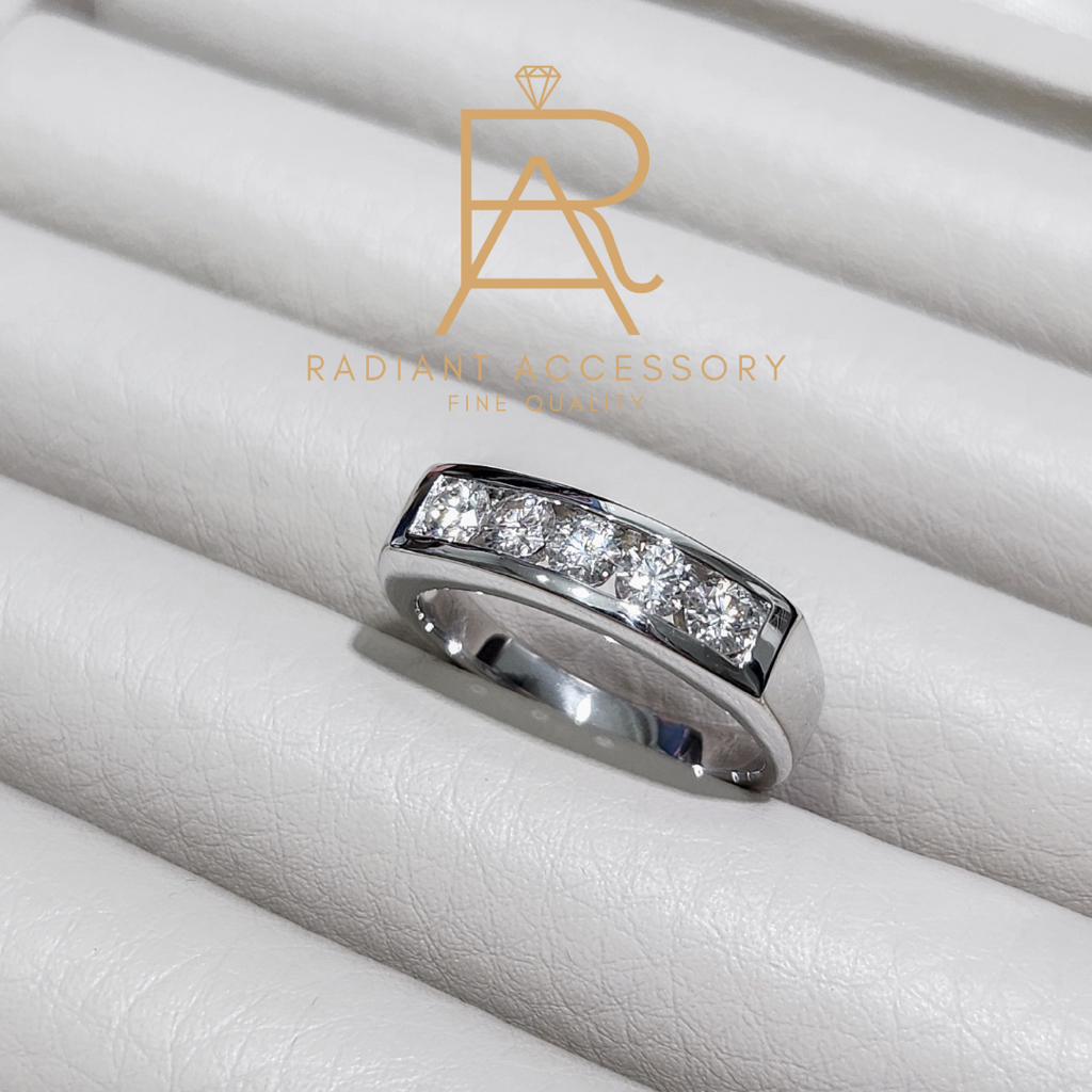 แหวนเงินแท้ แหวนแถว ชุบทองคำขาว ฝังเพชร Moissanite 5 เม็ด