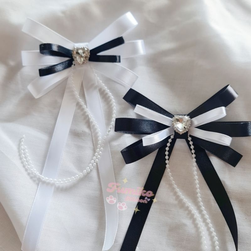 โบว์ติดเสื้อสครอปท็อป เล็กๆน่ารักๆ✨️เปลี่ยนสีทักแชท