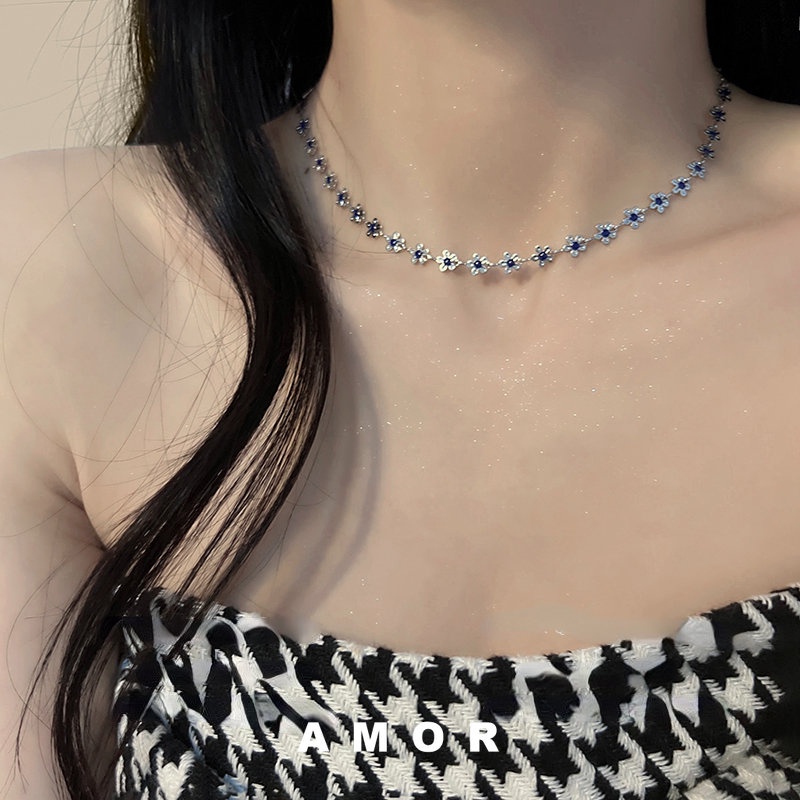 ใหม่ สร้อยคอโซ่ จี้ดอกไม้สีฟ้า ขนาดเล็ก หรูหรา เหมาะกับฤดูร้อน สําหรับผู้หญิง 2022