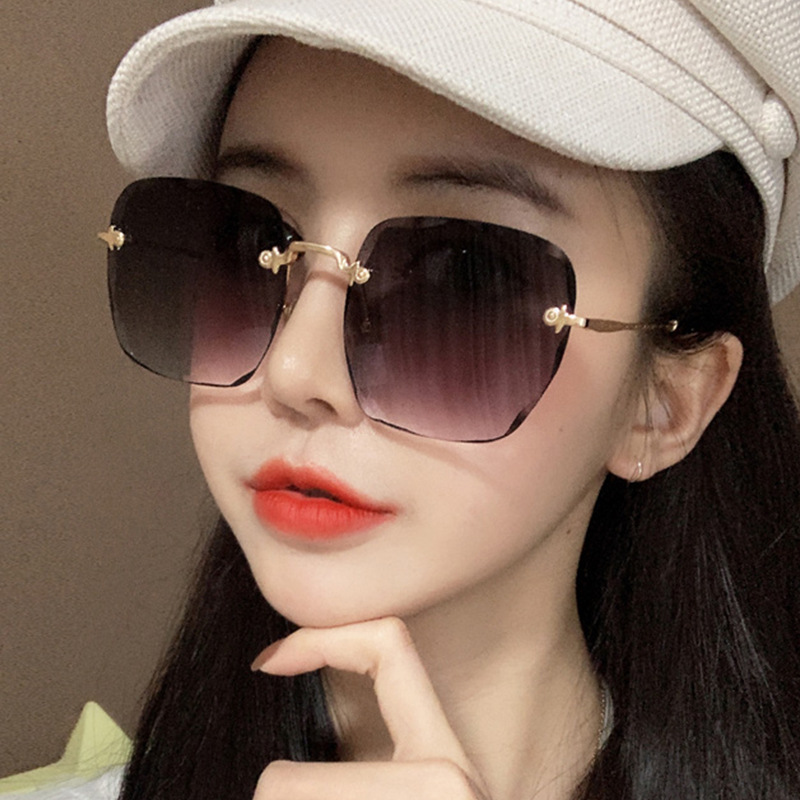【JIUERBA】COD พร้อมสต็อก แว่นกันแดดทรงเหลี่ยมไร้กรอบสไตล์เกาหลีสำหรับผู้หญิง Korean Ulzzang Stylish Shades for women