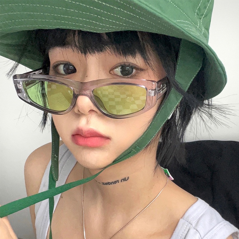 【ขายส่ง】COD (San9) แว่นตากันแดด ทรงสามเหลี่ยม สีเขียว สไตล์เรโทร สําหรับผู้หญิง 2023