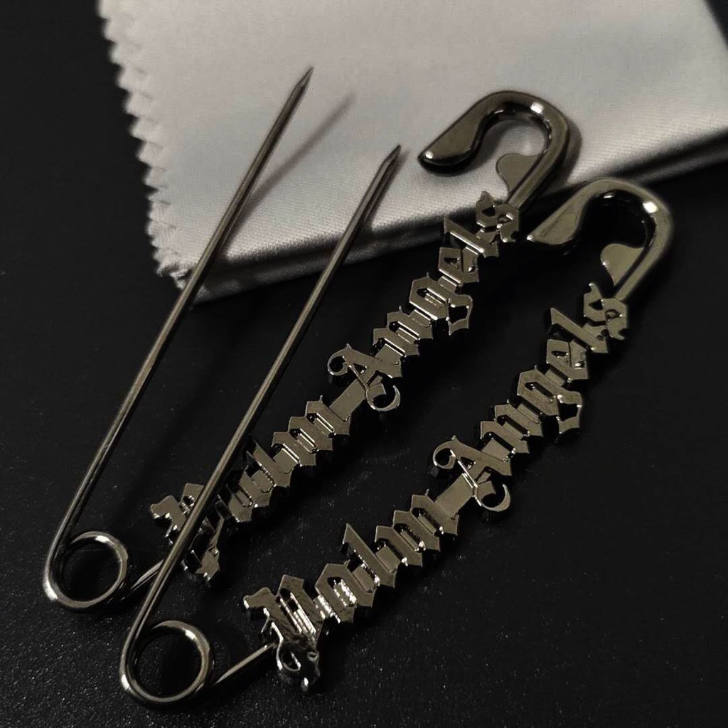 【ซื้อหนึ่งแถมหนึ่ง】เข็มกลัด ลายตัวอักษร สีดํา ขนาดใหญ่ เครื่องประดับแฟชั่น DIY