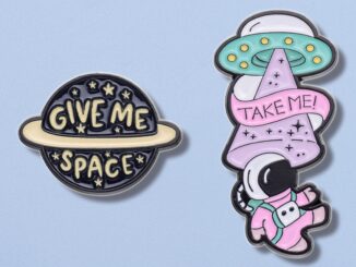 เข็มกลัด รูปการ์ตูนนักบินอวกาศ UFO Take Me เครื่องประดับ ของขวัญ สําหรับนักเรียน ครู