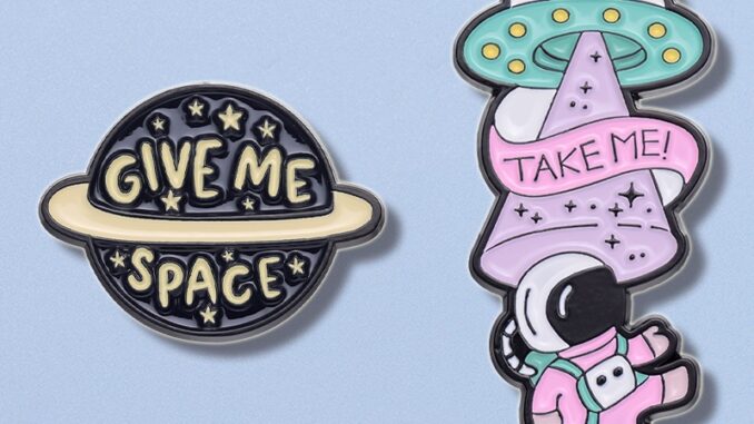 เข็มกลัด รูปการ์ตูนนักบินอวกาศ UFO Take Me เครื่องประดับ ของขวัญ สําหรับนักเรียน ครู