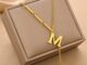 Tala สร้อยคอเหล็กไทเทเนียม ทอง 18K จี้ตัวอักษร M เครื่องประดับแฟชั่น