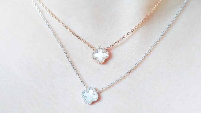 Mardi Jewelry สร้อยคอเงินแท้ 925 Royal Clover Necklace