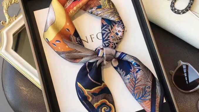 Parsimonious Tudung Bawal ผ้าพันคอฮิญาบ ผ้าไหมซาติน ทรงสี่เหลี่ยม ขนาดเล็ก 70 ซม. สําหรับผู้หญิง WJ1026-289