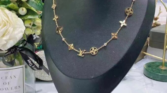 L ชุดเครื่องประดับ สร้อยคอ สร้อยข้อมือ สเตนเลส สไตล์คลาสสิก คุณภาพสูง สําหรับครอบครัว
