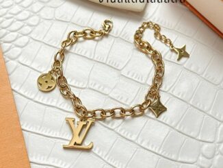 พร้อมส่งทันที !! สร้อยข้อมือLV งานสเเตนเลสสตีลแท้เกรดพรีเมียม ไม่ลอกไม่ดำ