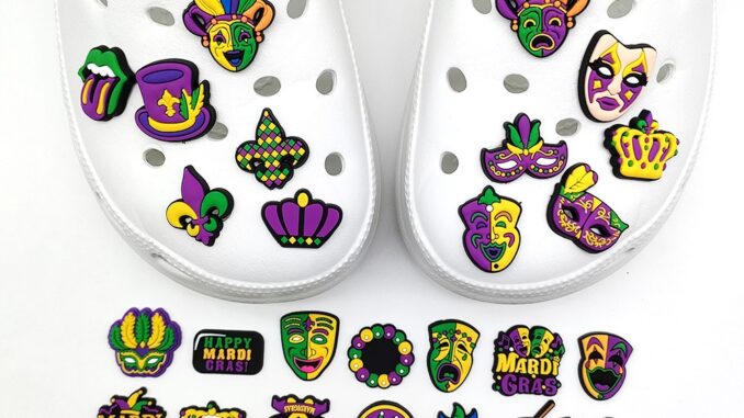 Jibbitz carnival เข็มกลัด รูปมงกุฎ สําหรับตกแต่งรองเท้าแตะ Crocs ถอดออกได้ ของขวัญสําหรับเด็ก shoe charms