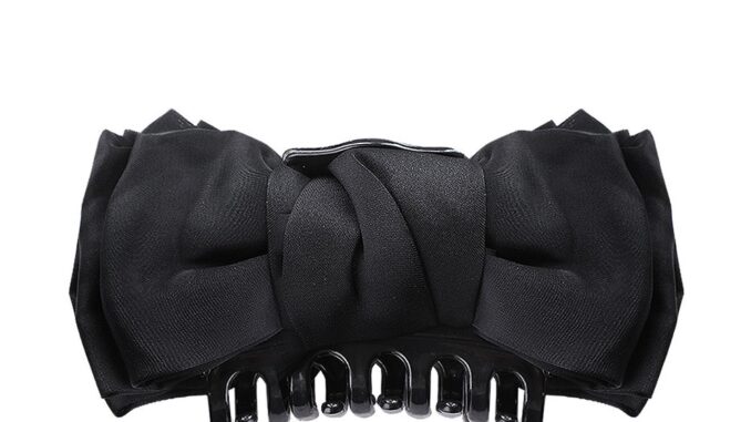 Konvy Black Reversible Bow Clip กิ๊บหนีบผมขนาดใหญ่ โดดเด่นด้วยรูปทรงโบว์สีดำ. Konvy Black Reversible Bow Clip กิ๊บหนีบผมขนาดใหญ่ โดดเด่นด้วยรูปทรงโบว์สีดำ.