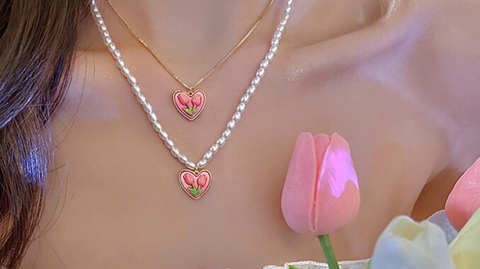 สร้อยคอโซ่ จี้ดอกทิวลิป ประดับไข่มุกน้ําจืด สีชมพู สร้อยคอโซ่ จี้ดอกทิวลิป ประดับไข่มุกน้ําจืด สีชมพู