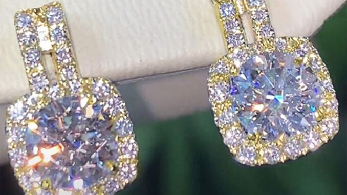 Fancy PEA ขายดี ลูกบาศก์ เพทาย ต่างหูสตั๊ด สําหรับผู้หญิง คุณภาพสูง ชุบเงิน เครื่องประดับเจาะหู แฟชั่น อเนกประสงค์