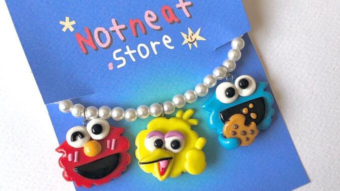 สร้อยดินปั้น Sesame Street (made to order 11-12  days)
