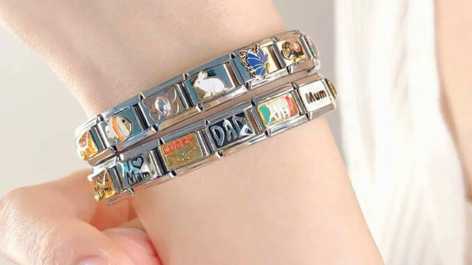ชาร์ม Italian Charm Bracelet