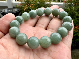 13JA-GR สร้อยข้อมือหยกแท้ กำไลหยกแท้ หยกพม่า หยกเขียว ขนาด 13 มิล โดยประมาณ หยกพม่าธรรมชาติ หยกแท้100%