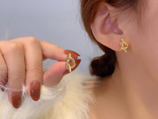 พร้อมส่งค่ะ ต่างหูก้านเงิน925แต่งสีทองไขว่ #E0017