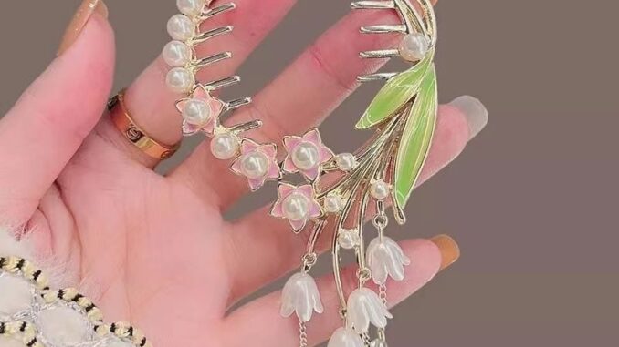 มาใหม่! กิ็ฟติดผม ประดับโบว์พลอยเทียม แวววาวสวยน่ารักๆพร้อมส่งในไทย