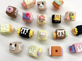 พวงกุญแจ สายโซ่ ประดับลูกปัด ทรงสี่เหลี่ยม ลายการ์ตูนน่ารัก diy สําหรับห้อยโทรศัพท์มือถือ กระเป๋า