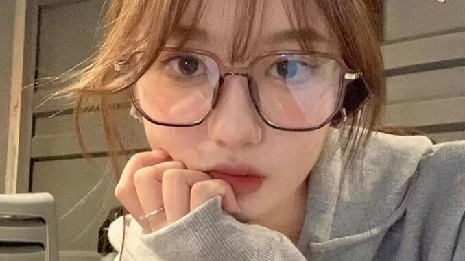 [ส่งจากกทม] My Girl แฟชั่นเกาหลี แว่นกรองแสง ขั้นสูง สีเทา ใหม่ แว่นสายตาสั้น0°-400° ความนิยม เครื่องประดับแฟชั่น Unisex