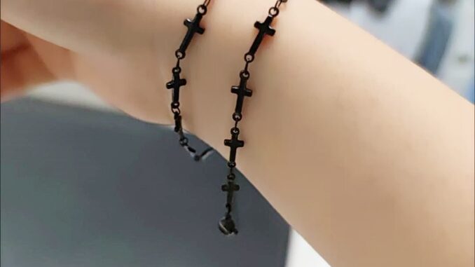 ฮิปฮอป เหล็กไทเทเนียม สีดํา สร้อยข้อมือ Ins สร้อยข้อมือ กําไลข้อมือ สําหรับผู้ชาย และผู้หญิง อุปกรณ์เสริม 18 + 5 ซม. ฮิปฮอป เหล็กไทเทเนียม สีดํา สร้อยข้อมือ Ins สร้อยข้อมือ กําไลข้อมือ สําหรับผู้ชาย และผู้หญิง อุปกรณ์เสริม 18 + 5 ซม.