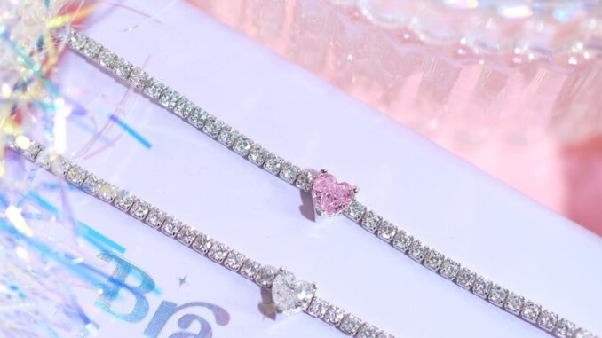 สร้อยข้อมือเงินแท้ 92.5% Erika ส่งฟรี EMS ! สร้อยข้อมือเงินแท้ 92.5% Erika ส่งฟรี EMS !