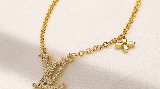 LOUIS VUITTON สร้อยคอโซ่ จี้โลโก้ตัวอักษร Lv ไทเทเนียม หรูหรา เครื่องประดับ สําหรับผู้ชาย และผู้หญิง