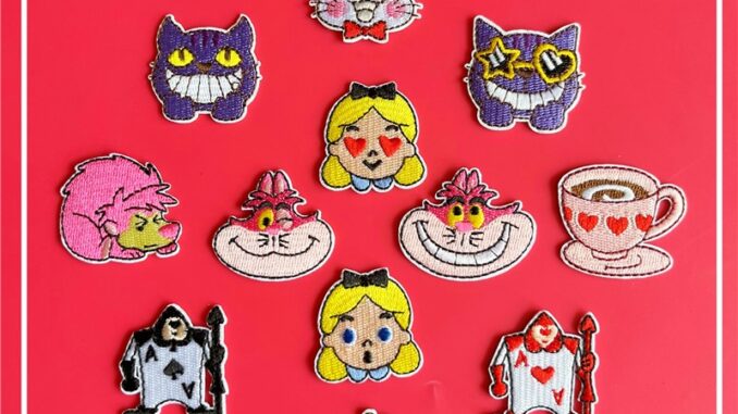 ☸ แผ่นแพทช์รีด ลายการ์ตูน Alice In Wonderland ☸ แผ่นแพทช์ รูปแมวเชสเชียร์ DIY สําหรับเย็บตกแต่งเสื้อผ้า 1 ชิ้น ☸ แผ่นแพทช์รีด ลายการ์ตูน Alice In Wonderland ☸ แผ่นแพทช์ รูปแมวเชสเชียร์ DIY สําหรับเย็บตกแต่งเสื้อผ้า 1 ชิ้น