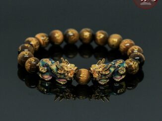 หินไทเกอร์อายส์ พลอยตาเสือ แกะสลักบทสวดมนต์ทิเบต Tiger Eye ขนาด 10 มิล ปี่เซียะเปลี่ยนสีคู่ สีทอง หินแท้ 100% หินตาเสือ