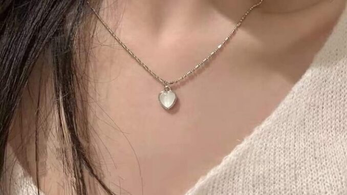 พร้อมส่ง สร้อยคอแฟชั่นหัวใจลายหินอ่อน ใส่กับชุดอะไรก็สวย