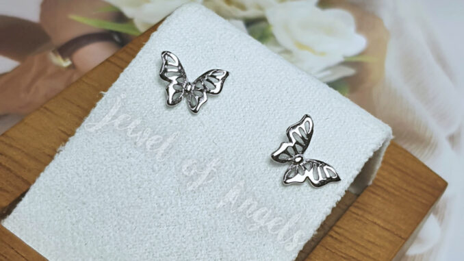 [พร้อมส่ง] ต่างหูก้านเงิน S925 ต่างหูก้านเสียบ รูปผีเสื้อ ลายฉลุ สีเงิน Silver925