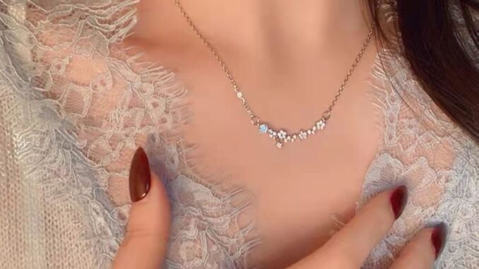 JN52 สร้อยคอผู้หญิงจี้ดอกไม้ สวย มินิมอล  สาวหวานควรมี  ของขวัญวันเกิด พร้อมส่ง