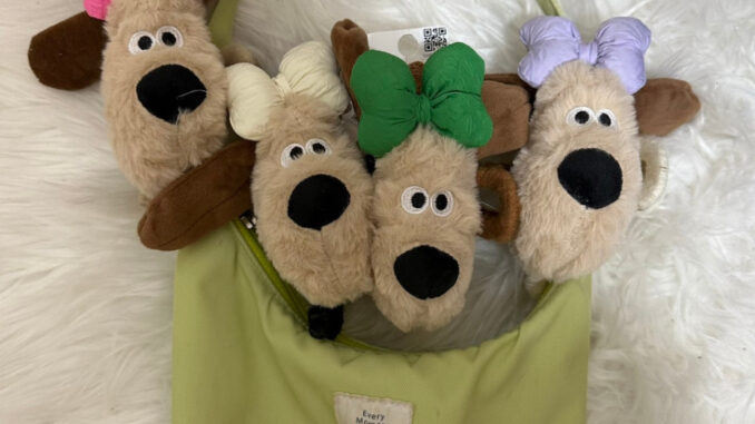 (พร้อมส่ง ) กิ๊ฟหนีบผม Gromit ติดโบว์สุดน่ารักจากเกาหลี