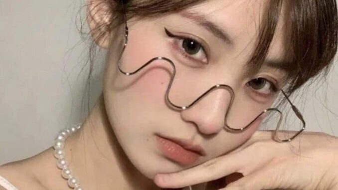 Ahour แว่นตากันแดด กรอบประดับเพชร พลอยเทียม สไตล์สตีมพังก์ สําหรับผู้ชาย