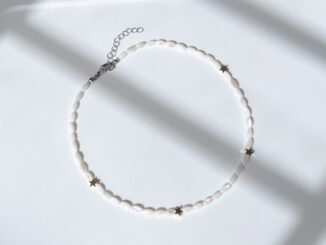 สร้อยคอลูกปัดหินสีขาวสลับดาว 18K