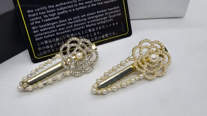 กิ๊บหนีบผม ลายดอกคามิเลีย งานสวยมีให้เลือกสองแบบ เพชร-ไข่มุก พร้อมส่ง ตัวหนีบ ไม่หนักหัว สไตล์เกาหลี กิ๊บหนีบผม ลายดอกคามิเลีย งานสวยมีให้เลือกสองแบบ เพชร-ไข่มุก พร้อมส่ง ตัวหนีบ ไม่หนักหัว สไตล์เกาหลี