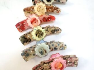 กิ้บกล้วยสปริง ลายดอกไม้ โบตั๋น   8.5 cm
