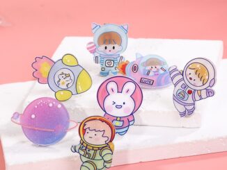 เข็มกลัด ลายการ์ตูนนักบินอวกาศน่ารัก สร้างสรรค์ เครื่องประดับ สําหรับนักเรียน คู่รัก