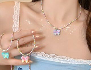 【เงินสดในการจัดส่ง】สร้อยคอลูกปัดหัวใจสีสันสดใส สร้อยคอลูกปัด ลายผีเสื้อ มิลเลนเนียม Y2k