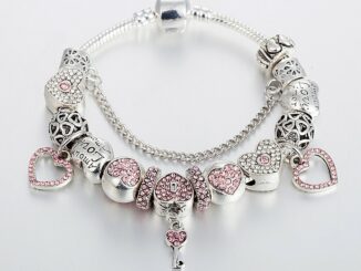 สร้อยข้อมือ : Pink Bracelet