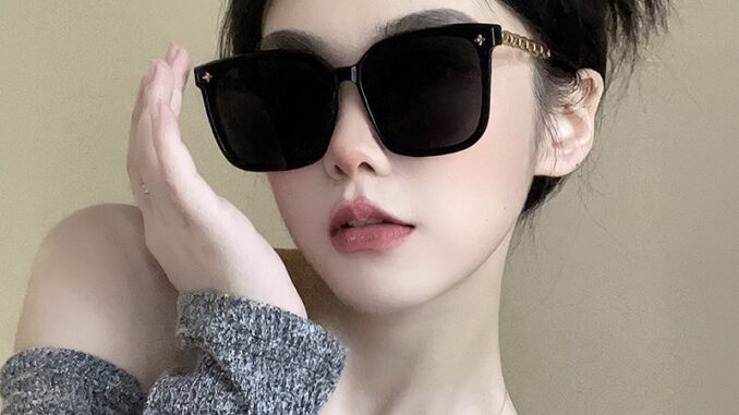 แว่นกันแดด ขาโซ่ กรอบสี่เหลี่ยม ขนาดใหญ่ ป้องกันรังสียูวี แฟชั่นเกาหลี สําหรับผู้หญิง