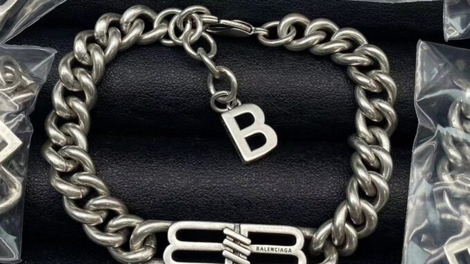 【 B-home-alenciaga 】สร้อยข้อมือเหล็ก พิมพ์ลาย สําหรับผู้ชาย และผู้หญิง 10284