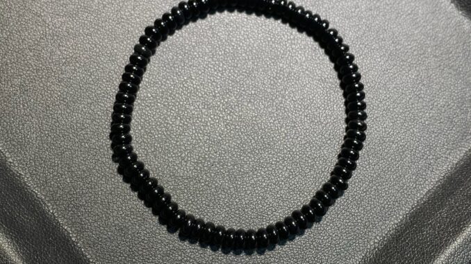 กำไลหินแท้ นิลดำ "อัญมณีแห่งอำนาจ" (Black Onyx) 4.5mm กำไลหินแท้ นิลดำ "อัญมณีแห่งอำนาจ" (Black Onyx) 4.5mm