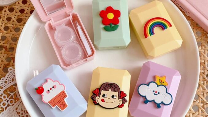 เคสคอนแทคเลนส์ แบบใส ลายการ์ตูนน่ารัก ขนาดเล็ก พร้อมกล่องเครื่องมือดูแลกระจก