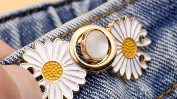 Fashion พร้อมส่งจากไทย กระดุมปรับเอว กระชับเอว กระโปรงกางเกง ลายดอกเดซี่ แบบเย็บ Q-161